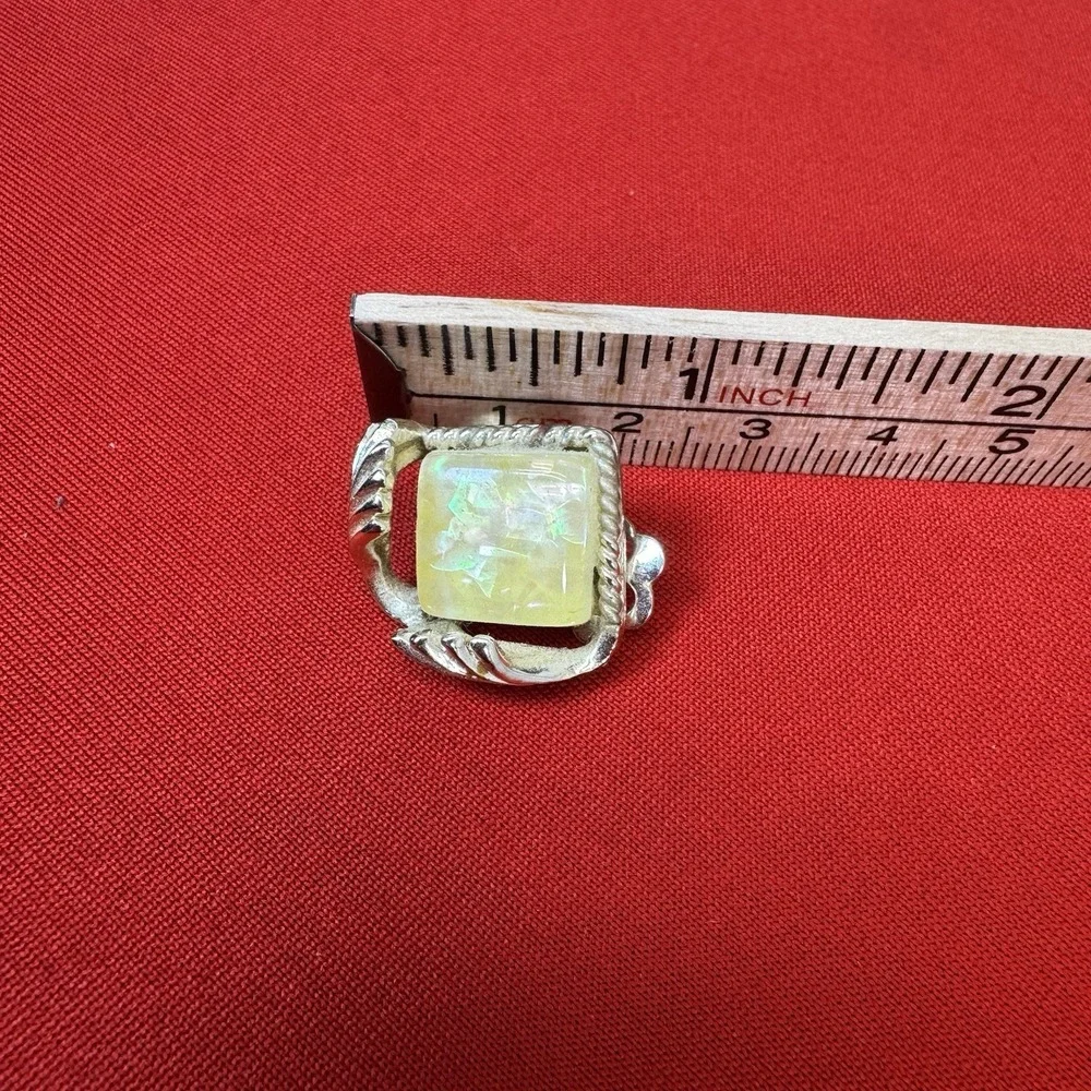 Vintage Coro Signed Gold-tone‎ square clip earrings yellow